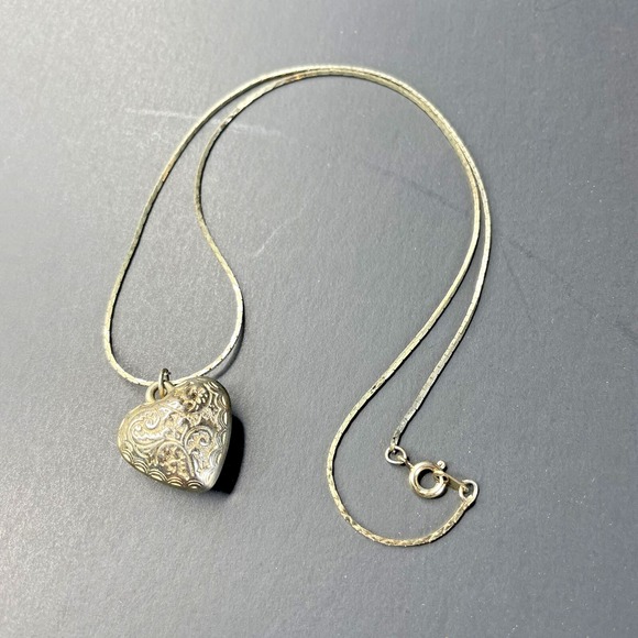 Giorgio Beverly Hills Jewelry - Heart Pendant‎ Necklace 18" Cobra Chain Ronte Beverly Hills Silver Tone Vtg